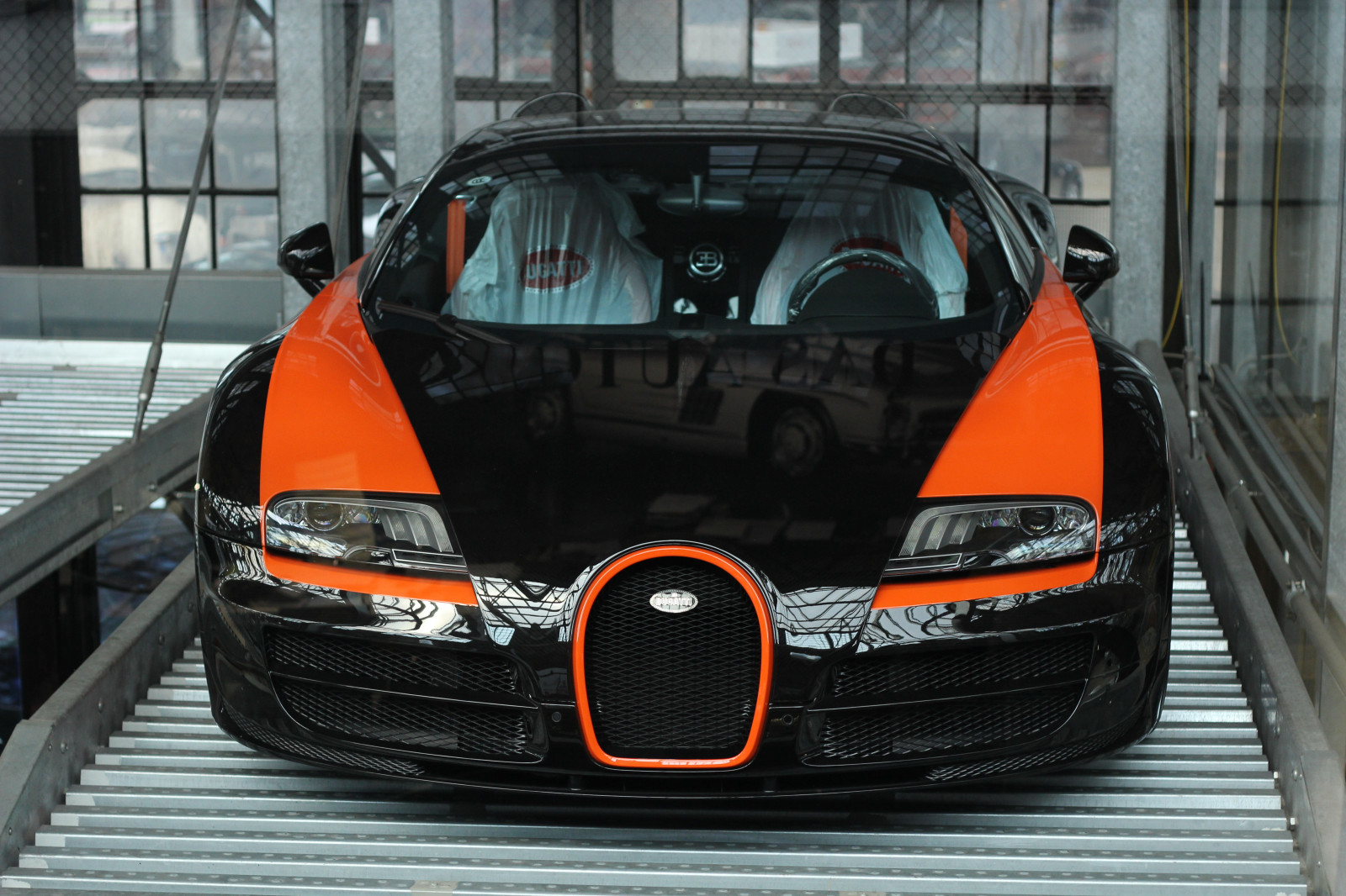 auto, veicoli terrestri, nero, veicolo a motore, supercar, veicolo, auto sportiva, Bugatti, Bugatti Veyron, design automobilistico, modalità di trasporto, esterno automobilistico, city ​​car, macchina di spettacolo, veicolo di lusso, parte auto, auto compatta, vettura di medie dimensioni, auto di lusso personali, auto esecutivo, automotive wheel system, ruota