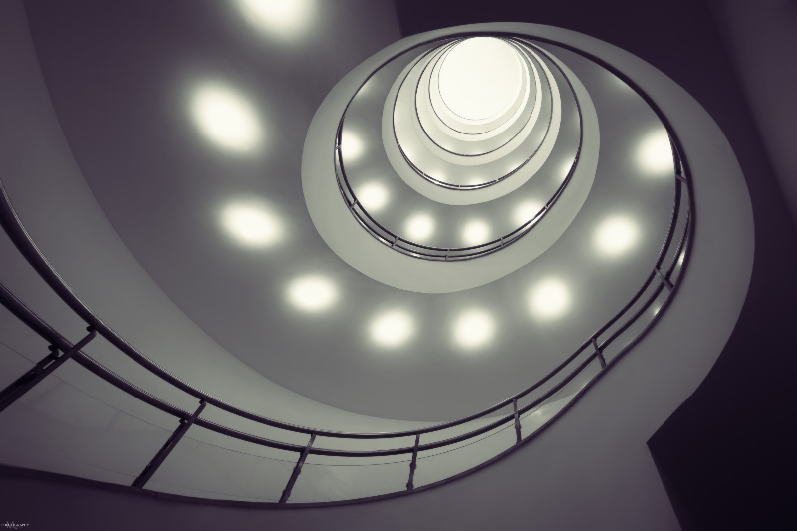 světla, architektura, nebe, spirála, Německo, Kánon, kruh, schody, zábradlí, kroky, stíny, 5 d, označit, ii, design, čára, Trappa, strop, eos, během dne, počítač tapeta, Černý a bílý, denní osvětlení, martinwidlund, 1635mm, podlahy, Trapp, Koln, Trappe, product design
