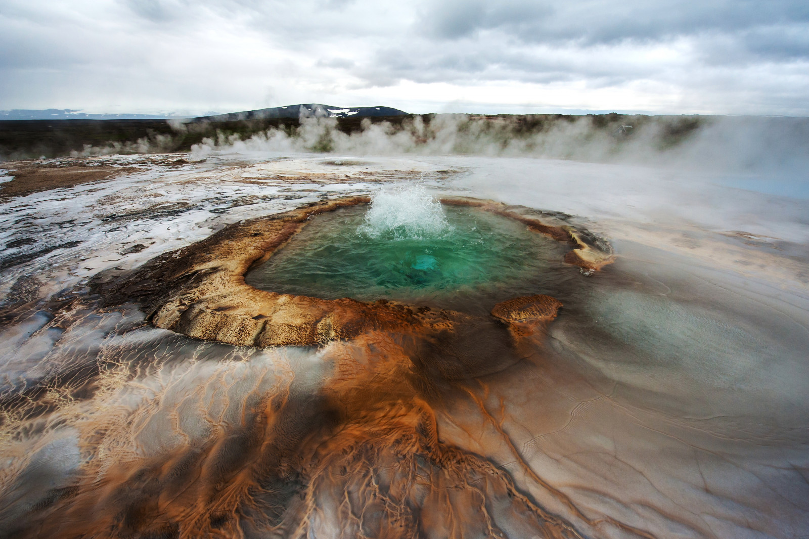 landskab, lys, mennesker, bjerge, solnedgang, hav, by, gade, arkitektur, abstrakt, vand, klippe, natur, afspejling, himmel, skyer, røg, musik, solopgang, grøn, blå, kold, morgen, dyreliv, magi, orange, vind, panoramaer, liv, Island, forår, geder, gå, udforske, rejse, farver, vejr, lander, udforske, vild, øjeblikke, ocean, landskaber, refleksioner, bølge, følelser, rejsende, minimal, portrætter, mystiker, landskaber, søer, gejser, landskabsform, geografisk funktion, krop af vand, panorami, Islanda, mysticmoment