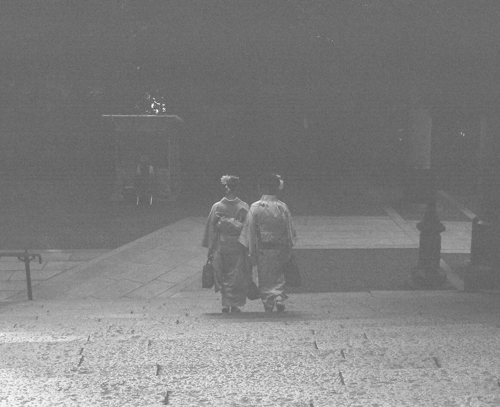 Japonsko, bílý, Černá, černobílý, nebe, fotografování, atmosféra, prach, kimono, fotoaparát značky kodak, Kyoto, Černý a bílý, mlha, tělesné, fotografie, film, VSCO, momentka, 120, Atmosféra Země, Černý a bílý, monochromatické fotografování, jev, pentax67, stock photography