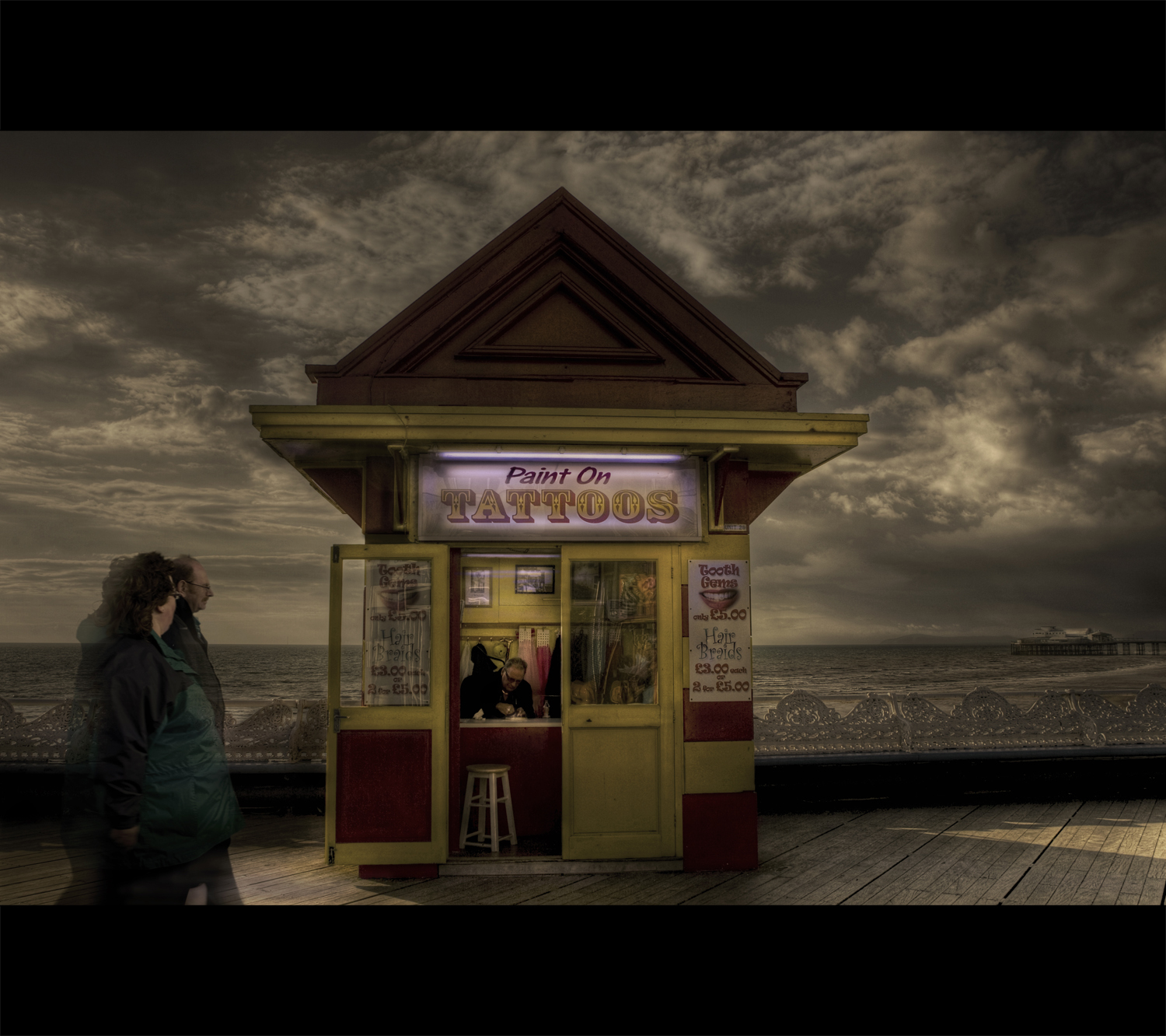 la pittura, buio, notte, neon, sera, manifesto, lavoro, Blackpool, illuminato, tatuaggi, Immagine, immagine dello schermo, Lancashire, centralpier, neonglow, grockles