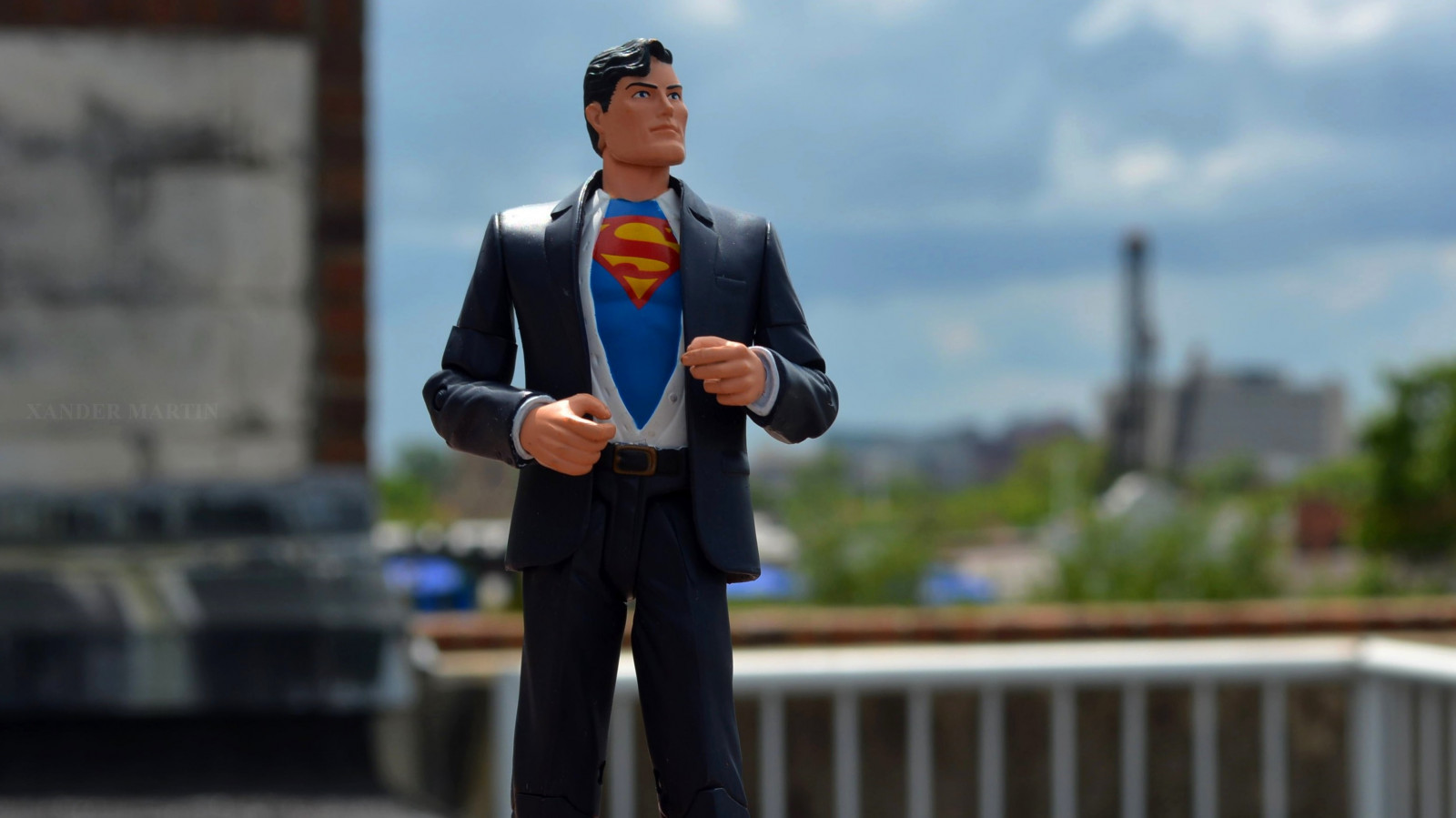 Gentleman, Superman, smoking, kryptonit, DC, oblek, akční figurka, dccomics, oficiální, svrchní oděvy, formální oblečení, dcdirect, kalel, kancelářský pracovník, lexluthor, dccollectibles, Muž z oceli, Clarkkent, Podává, Actioncomics, Jerrysiegel, Joeshuster