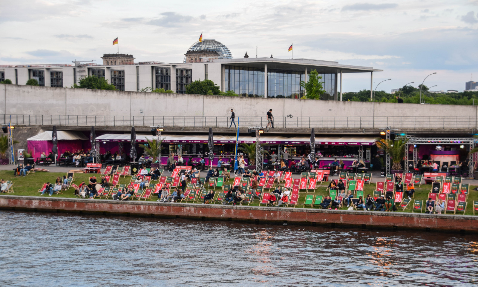 lidé, loď, loď, odraz, park, vozidlo, Německo, most, řeka, letní, Evropa, kanál, Berlín, kupole, veslování, venkovní, budovy, de, outdor, FLOD, Německo, Bundestag, deutschland, flám, mitte, eriver, spreebogenpark, plavidlo, lodičky, vodní