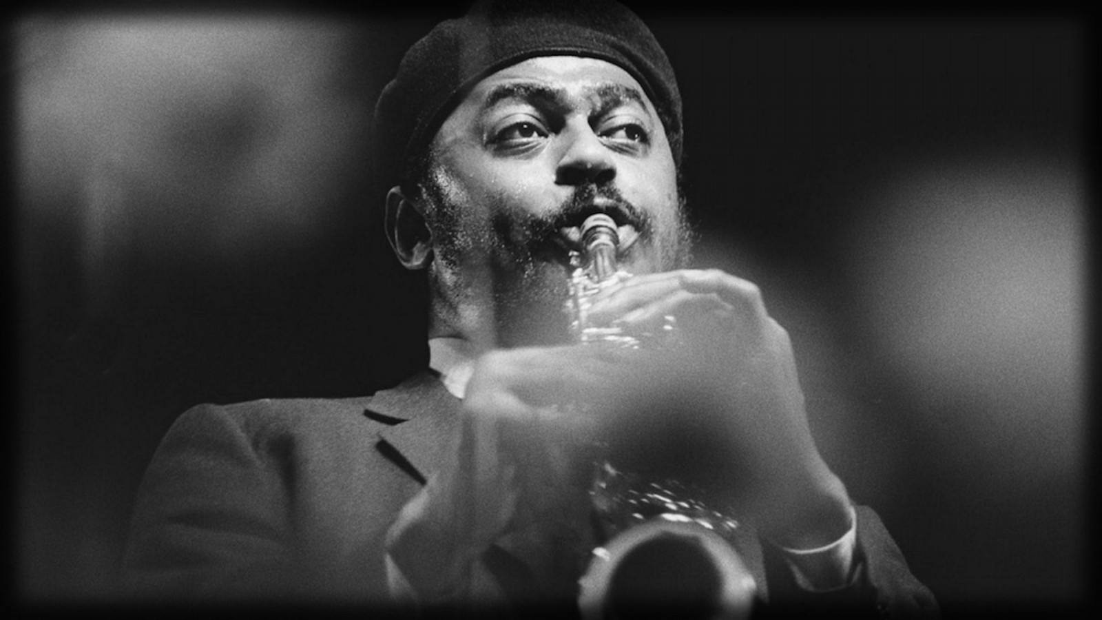 Černá, černobílý, portrét, fotografování, hudba, Gentleman, dějiny, zpěv, muž, vousy, člověk, představení, tma, oblek, Černý a bílý, monochromatické fotografování, portrétní fotografie, Film noir, vousy, Archie shepp