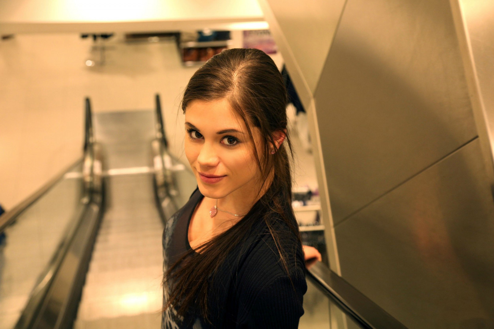 model, bruneta, usmívající se, móda, Mark ta Stroblov, dívka, krása, dáma, focení