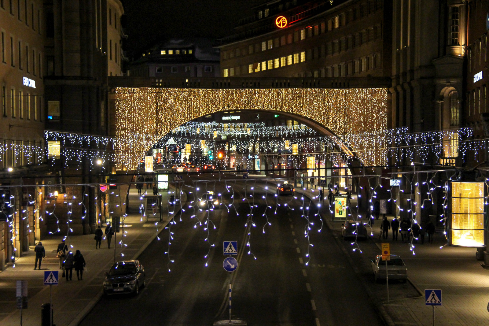světla, město, ulice, panoráma města, noc, silnice, večer, provoz, Vánoce, Vánoční osvětlení, metropole, pěší, světlo, centrum, osvětlení, gata, náměstí, belysning, dav, urban area, Metropolitní oblast, lidské osídlení, vánoční dekorace