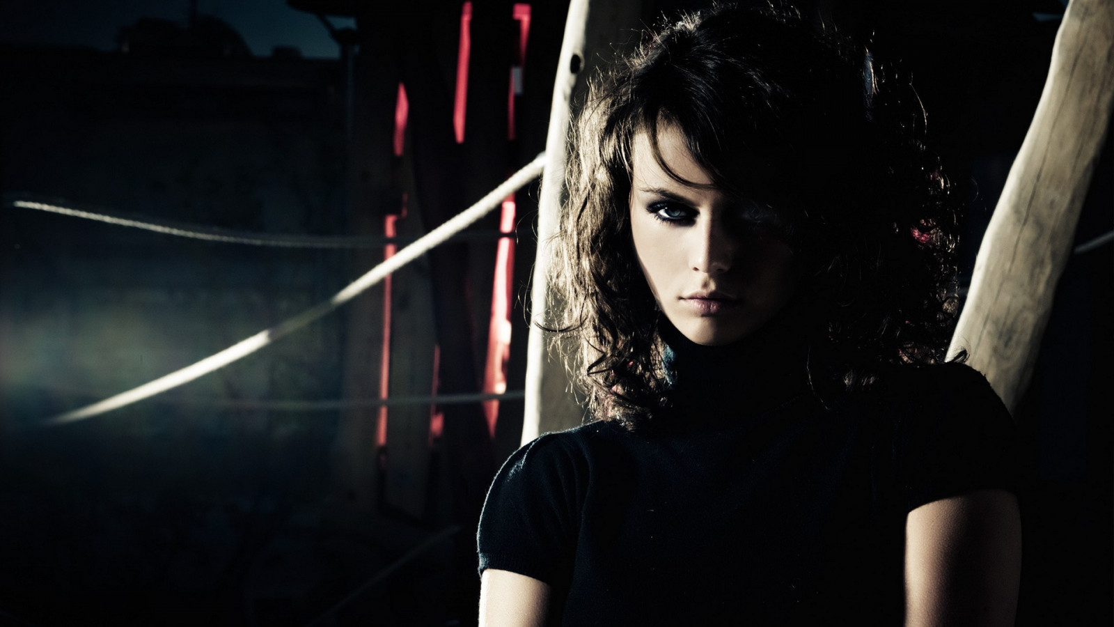 ดำ, ผู้หญิง, โมเดล, กลางคืน, ดวงตาสีฟ้า, สีน้ำตาล, เงา, เพลง, ผมสีเข้ม, แฟชั่น, ร้องเพลง, Jessica Bisceglia, เบา, สี, ประสิทธิภาพ, เวที, ความมืด, goth subculture, ศิลปะการแสดง