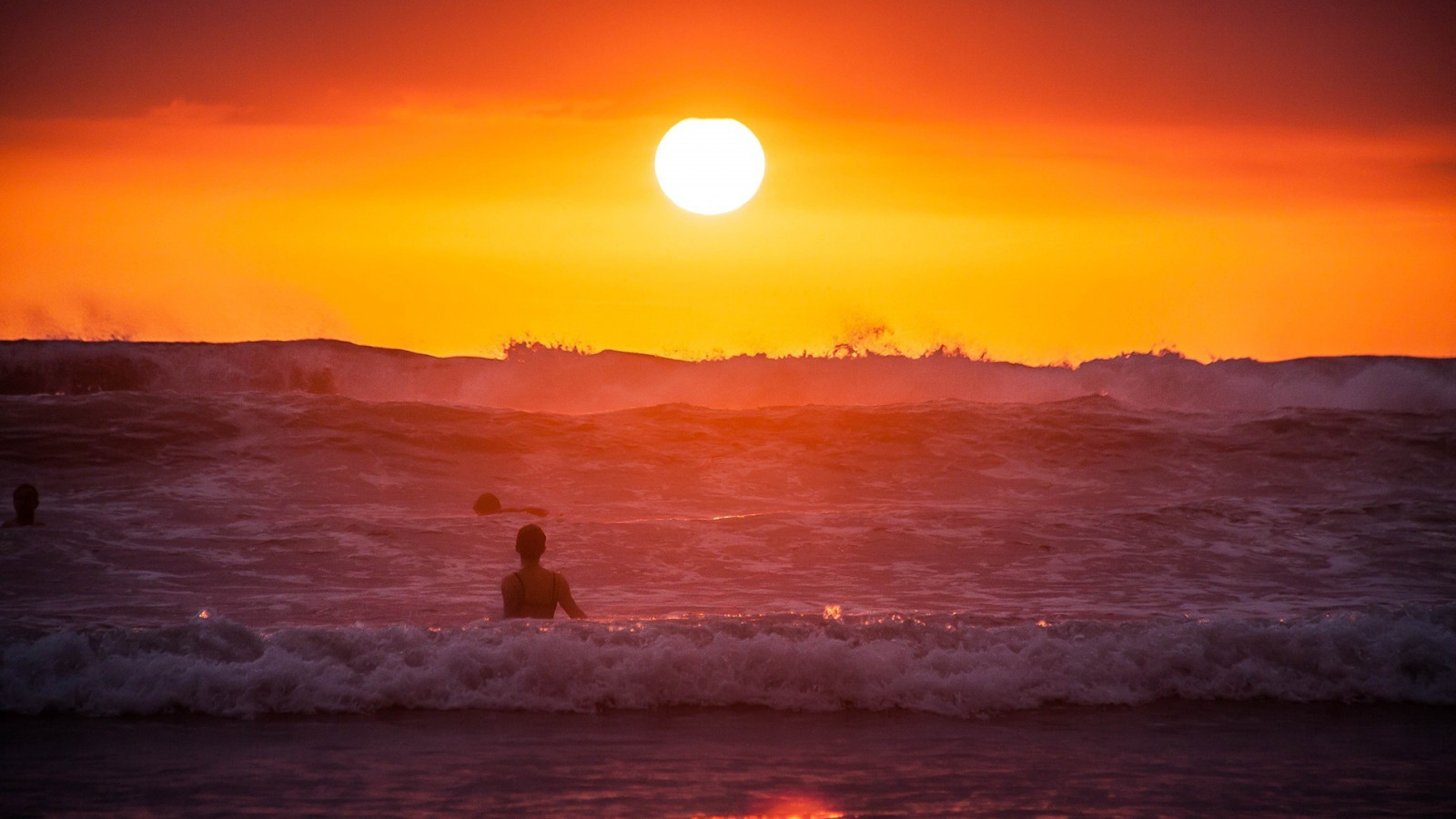 slunečnímu záření, krajina, západ slunce, moře, svítání, večer, ráno, pobřeží, slunce, horizont, soumrak, mrak, svítání, oceán, vlna, atmosférický jev, odlesk, mořská vlna, červená obloha v dopoledních hodinách