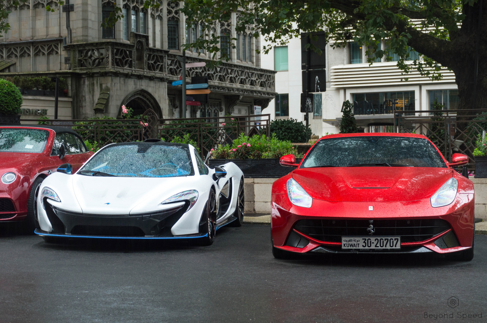 McLaren, p1, mso, Ferrari, F12, F12berlinetta, superauto, Supercars, cars, auto, carspotting, automotive, Automobili, Nikon, v12, V8, bílý, Červené, Londýn, Dorchester