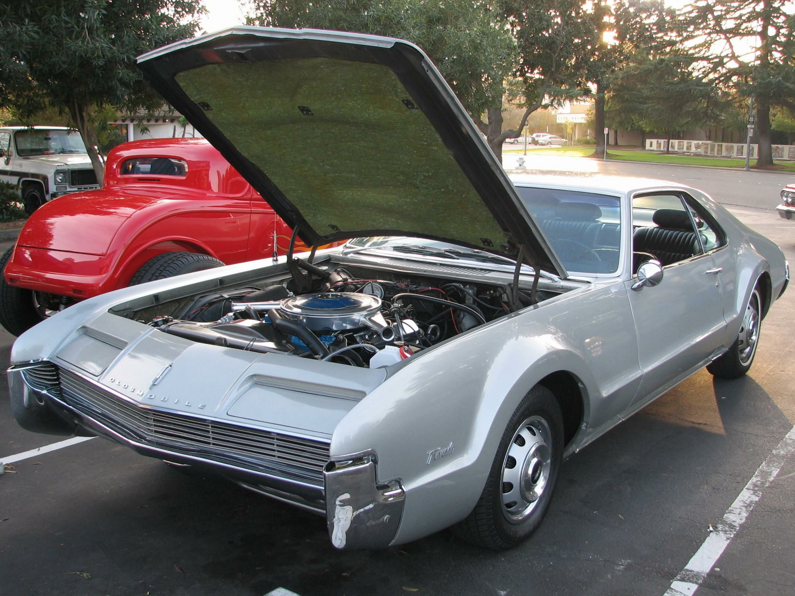 รถ, ยานพาหนะ, รถสปอร์ต, รถเก๋ง, แปลงสภาพได้, ซีดาน, พ.ศ. 2510, Oldsmobile, netcarshow, netcar, ภาพรถยนต์, ภาพรถ, ล้อ, Toronado, ยานพาหนะบก, การออกแบบยานยนต์, ภายนอกยานยนต์, รถยนต์ทำ, รถหรู, รถกะทัดรัด, ยานยนต์, รถกล้ามเนื้อ