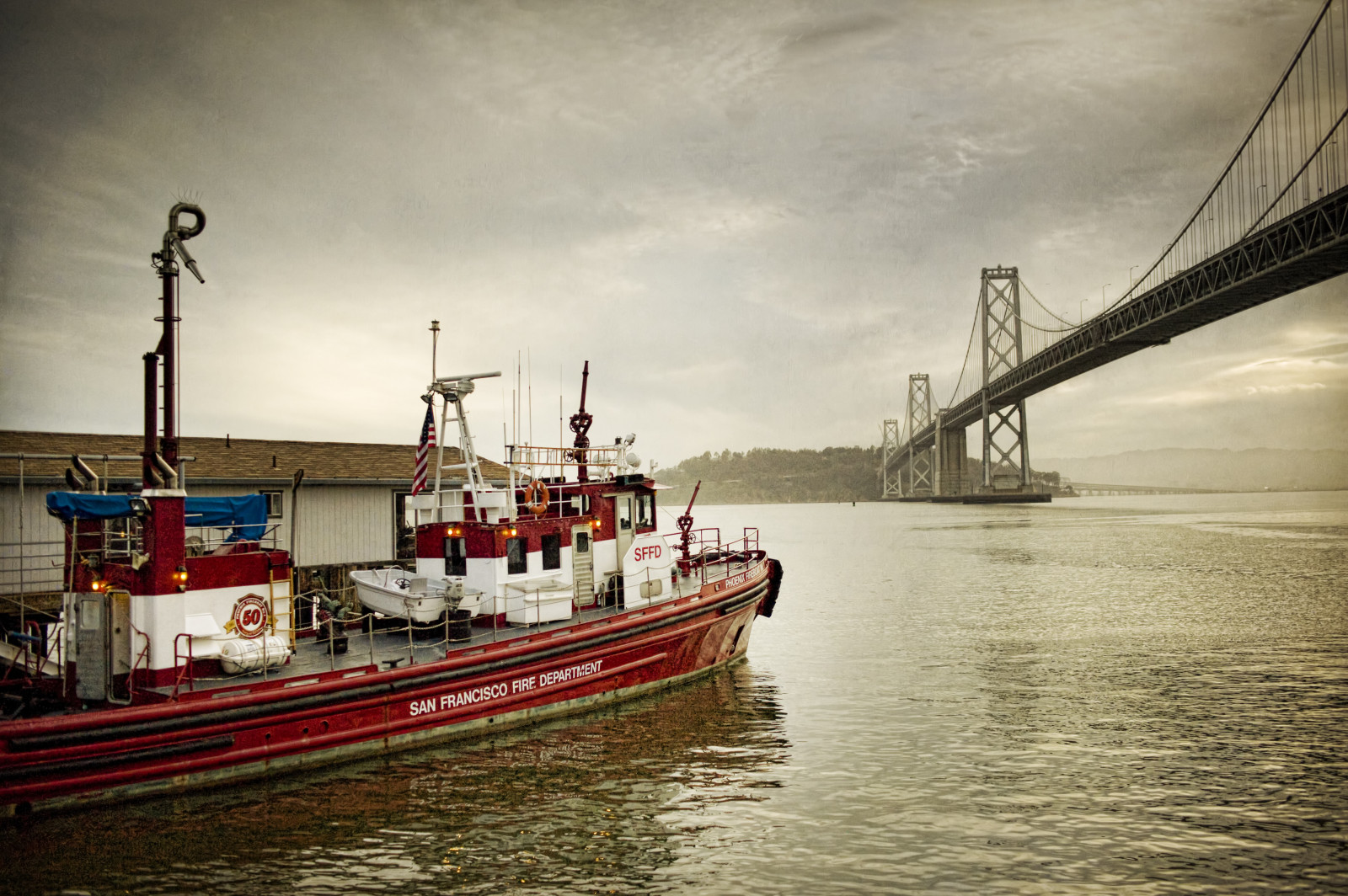 skib, båd, hav, Bugt, vand, afspejling, køretøj, brand, flod, havn, Californien, Nikon, Carl, fartøjer, Zeiss, Distagon, D700, Sanfrancisco, vandveje, fiskerfartøj, Embarcadero, baybridge, michaelbrookingphotography, fireboat