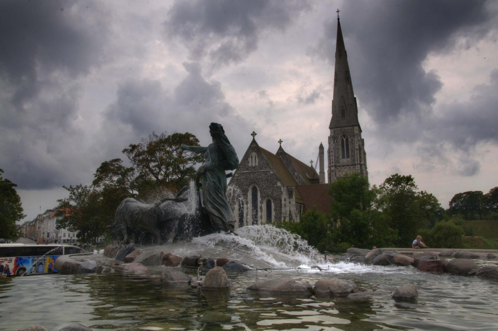 krajina, jezero, voda, budova, nebe, mraky, řeka, HDR, socha, Evropa, kostel, Dánsko, kašna, Carlsberg, spirála, Kodaň, mrak, strom, zakalený, den, počasí, rostlina, resund, vodní tok, turistická atrakce, počítač tapeta, vodní prvek, jev, stalbans, pluh, pluh, oresund, Voly, Orba, Langelinie, Gefion, Gefjun, Proseedda, Kastelett, Nordre toldbod, Bohyně norše, Anders bundgaard