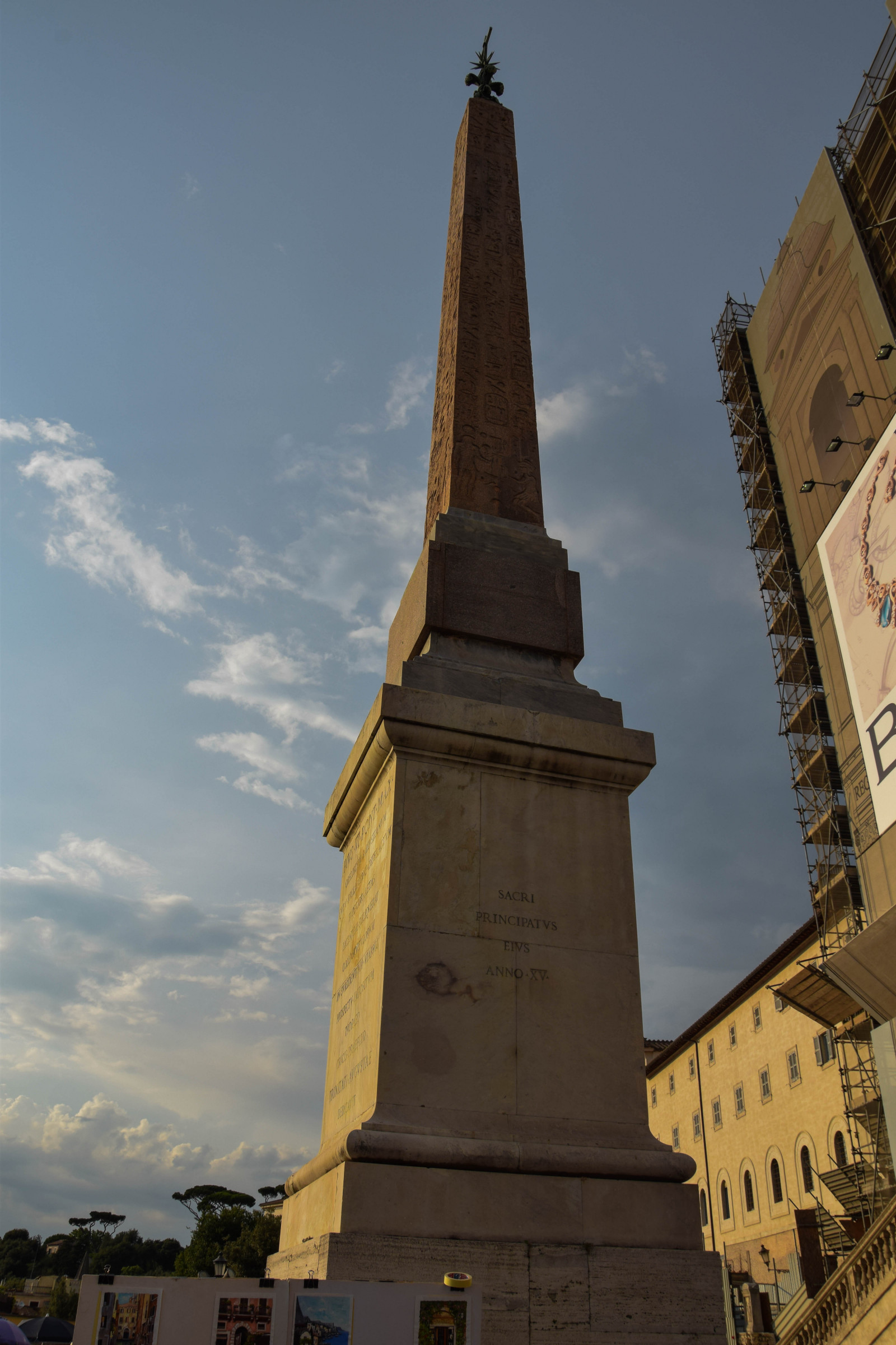 město, Itálie, architektura, starověký, věž, socha, letní, Evropa, kostel, Řím, Obelisk, památník, spirála, rom, pradávné město, roma, piazzadispagna, spanishsteps, trinitadeimonti, viadeicondotti, spanskatrappan, mezník, místo uctívání, kostelní věž, zvonice