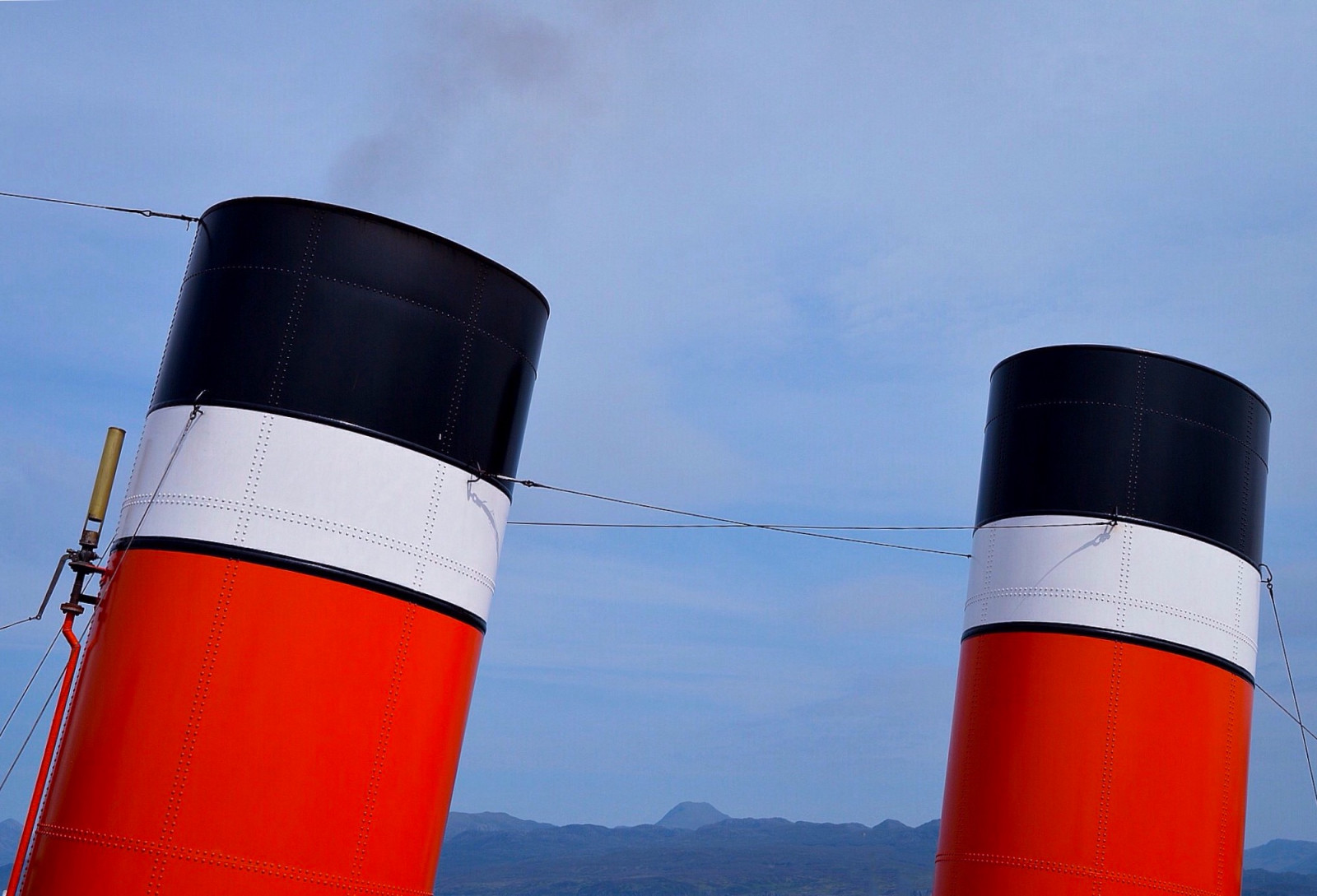 armadalepier, kopce, pevnina, plavba, doprava, plavidlo, loď, venkovní, Černá, bílý, Červené, kolesovém parníku, parník, pswaverley, trychtýře, Skye, isleofskye, molo, Armadale, Skotsko, nikkor1855mm, nikond3200, Nikon, parní, PSP, drát, vysočina