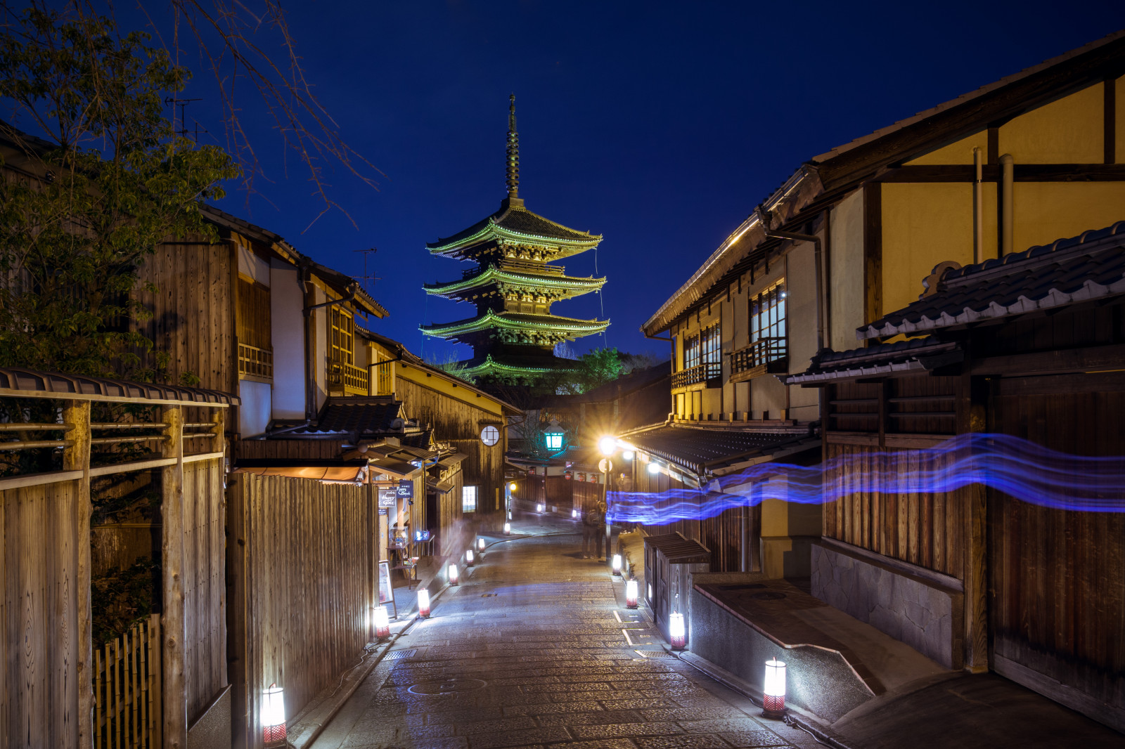 himmel, milepæl, by, nat, lys, arkitektur, kinesisk arkitektur, turistattraktion, by, aften, belysning, træ, tempel, bygning, gade, Turisme, helligdom, facade, plante