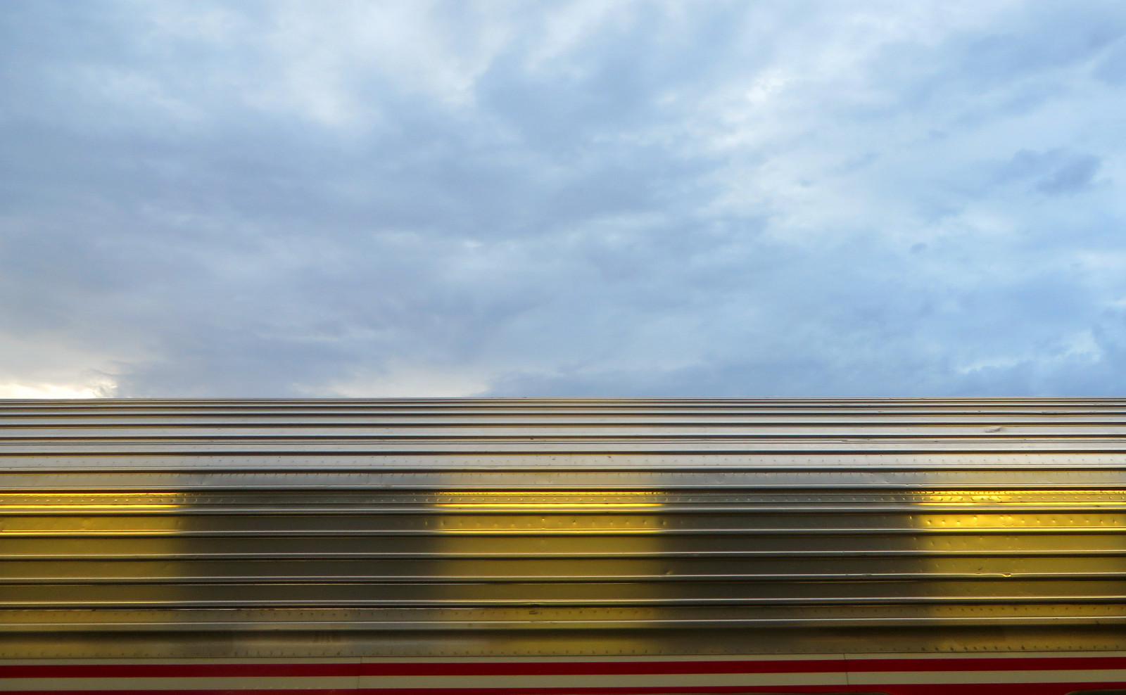 slunečnímu záření, nebe, pole, vlak, uklidnit, žlutý, modrý, horizont, atmosféra, mrak, čára, ciel, bleu, během dne, Amtrak, energie, newyorkstate, Albany, adirondack, denní osvětlení, meteorologický jev, Img2115, fixed link