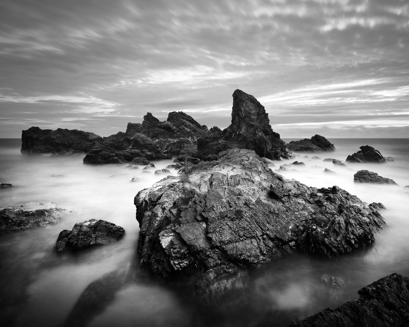 Černá, černobílý, moře, záliv, voda, Skála, Příroda, pobřeží, odraz, nebe, fotografování, pobřeží, horizont, skály, soumrak, Austrálie, Černý a bílý, mrak, svítání, tělesné, oceán, vlna, přímořská krajina, materiál, tma, Nový Jížní Wales, jeromebphoto, atmosférický jev, Černý a bílý, monochromatické fotografování, tělo z vody, mořská vlna, burgessbeach