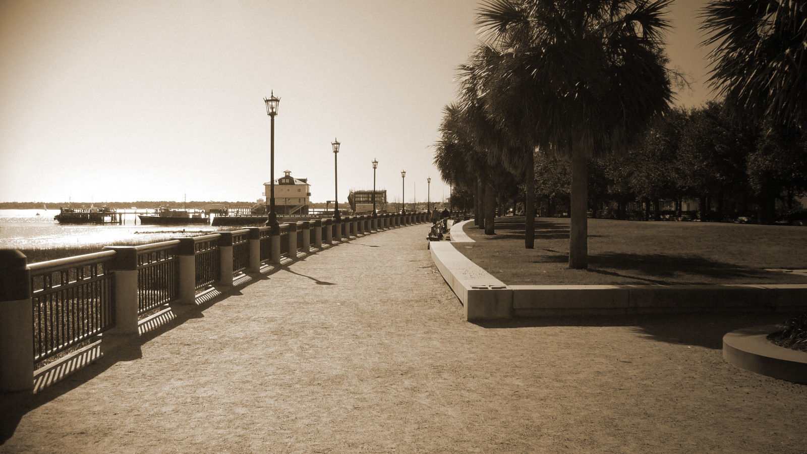 Sonnenlicht, Strassenlicht, Stadt, Wasser, Himmel, Abend, Morgen, Gehweg, Baum, Pflanze, Promenade, Geschäfte, Kai, Parks