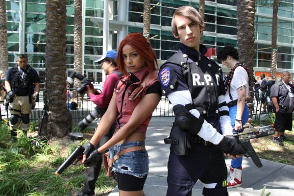 Claire Redfield,Leon Kennedy,Resident Evil,Resident Evil 2,cosplay,gun