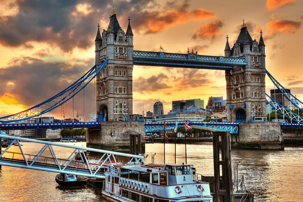 Londýn, loď, západ slunce, moře, panoráma města, odraz, vozidlo, mraky, Cestovní ruch, večer, věž, most, řeka, HDR, přístav, Nikon, molo, soumrak, doprava, přístav, mezník, mygearandmepremium, D300, Temže, urban area, vodní, nonbuilding struktura