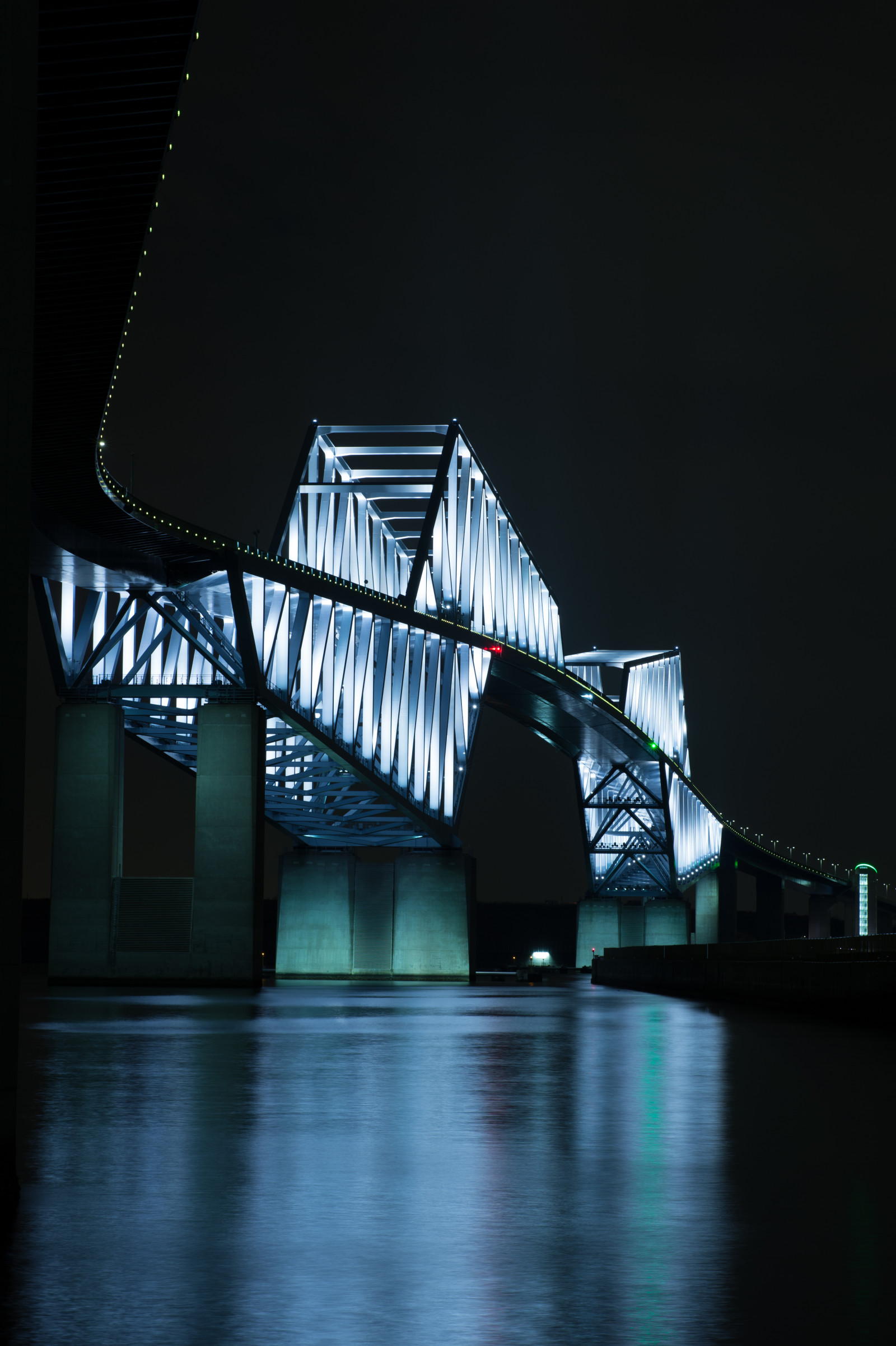 Japan, Nacht-, die Architektur, Betrachtung, Symmetrie, Wolkenkratzer, Brücke, Nikon, Tokio, Jp, Licht, Nikkor, Beleuchtet, Erleuchtung, Dunkelheit, Wahrzeichen, Tokyobay, Tokyogatebridge, Afs105mmf14eed, Afsnikkor105mmf14eed, Df, Touristenattraktion