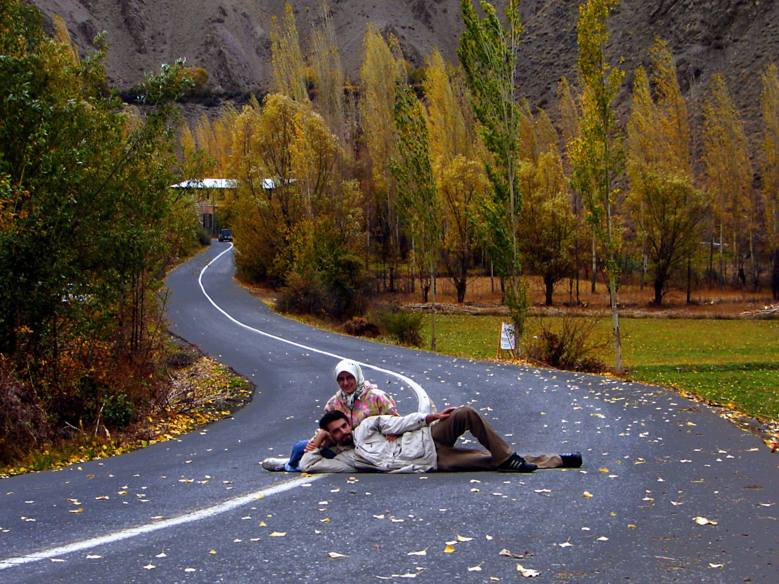 krajina, podzim, listy, hory, Příroda, auto, Červené, tráva, nebe, silnice, zelená, žlutý, Šavle, cesta, asfalt, Írán, Peršan, strom, podzim, list, rostlina, mě, geotagged, zajímavost, Persie, íránský, rekreace, dřevina, povrch vozovky, flickrexplore, perština, Poslouchal, Somayeh