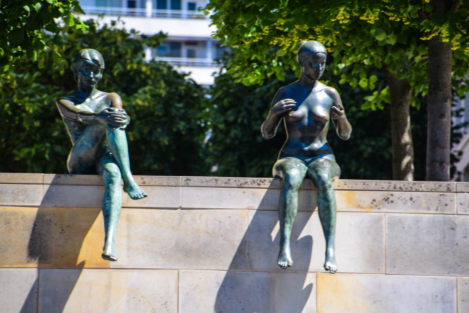 lidé, město, ulice, Německo, sochařství, socha, letní, život, Berlín, památník, pamětní, UMĚNÍ, venkovní, de, Street View, euorpe, Německo, deutschland, restaurace, flám, stretlife, spreepromenade, spandauerstrase, aquadomsealifeberlin, berlinsspreeriverbronzes, hreegirlsandaboy, nonbuilding struktura