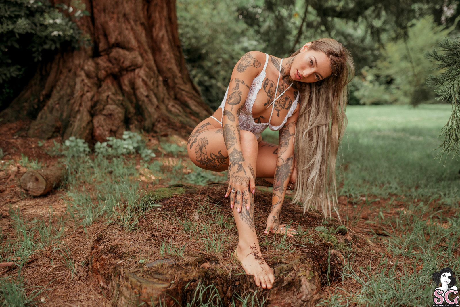 Fondos de pantalla : mujer, rubia, pelo largo, tatuaje, naturaleza, bosque,  Árboles, Plantas, césped, Lencería blanca, Chicas suicidas, ojos cafes,  Nefka, inked girls 4016x2681 - sannukas0016 - 1514035 - Fondos de pantalla  - WallHere