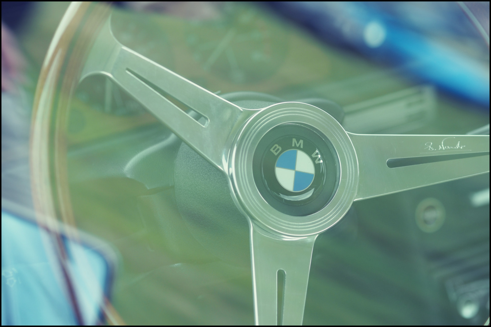 2002, Kanada, detail, auto, odrazy, symbol, logo, před naším letopočtem, Britská Kolumbie, Němec, BMW, bmw2002, North Vancouver, volant, fragment, waterfrontpark, Nardi, 75mm, zd, newclass, neueklasse, 2013, germancarfestival, olympusem5, mzuikodigital75mmf18