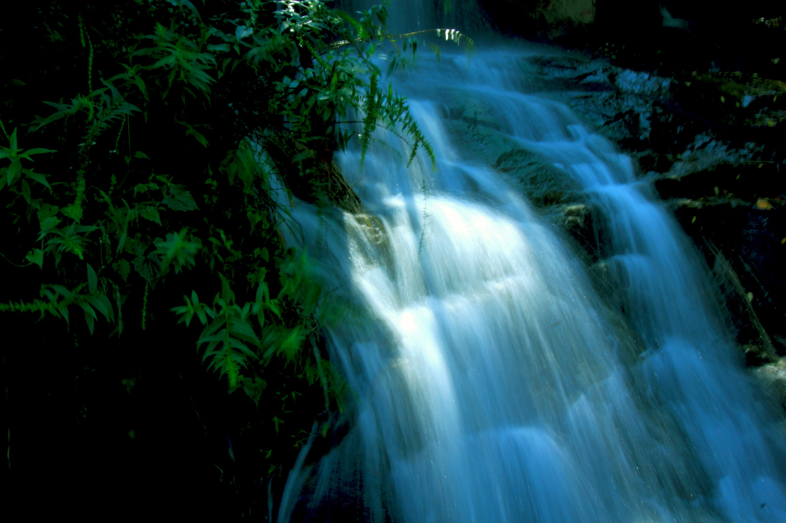 luce del sole, foresta, cascata, acqua, natura, opera d'arte, giungla, ruscello, foresta pluviale, ARTE, longexposure, all'aperto, creativo, canon60d, palmare, Wasserfall, habitat, ambiente naturale, sfondo del computer, corpo d'acqua, giochi d'acqua, bellezza della natura, outdoorphotography, rever, canon1018mmf4556lense, handheldlongexposurephotography