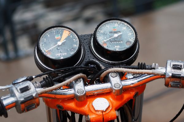 orange,Canada,detail,bike,rain,italian