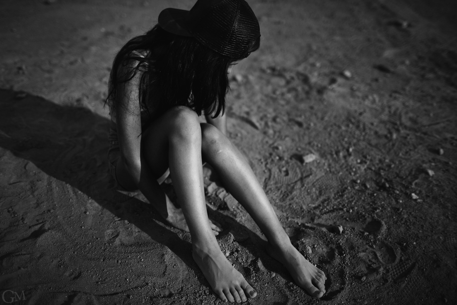 bílý, Černá, černobílý, model, čepice, stín, fotografování, výstřih, Kánon, fotograf, móda, špína, Kalifornie, bokeh, břišní svaly, emoce, Osoba, dívka, krása, fotografie, žena, ruka, fotografie, tma, střílet, Černý a bílý, monochromatické fotografování, lidských pozice, focení, Film noir, Garrett, Meyers, biltwell, Redding, meash