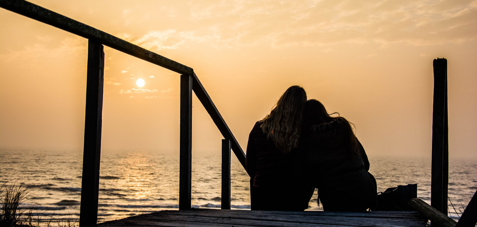 slunečnímu záření, západ slunce, moře, odraz, stín, fotografování, silueta, pláž, svítání, večer, ráno, slunce, přátelství, horizont, soumrak, světlo, mrak, svítání, oceán, fotografie, obraz
