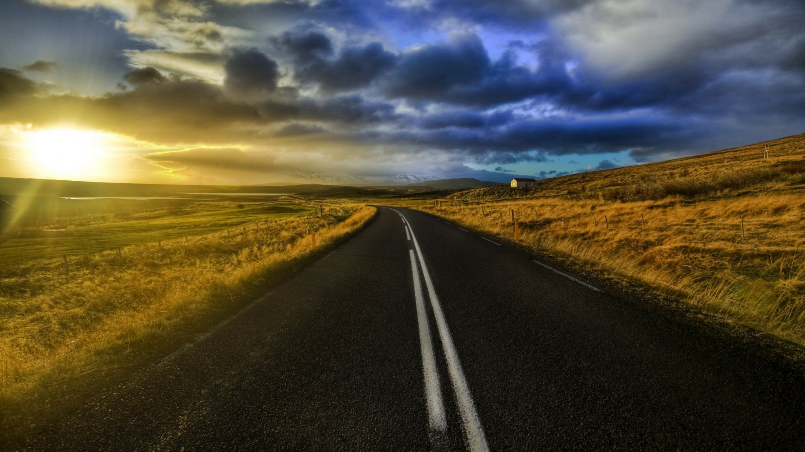 slunečnímu záření, krajina, západ slunce, kopec, Příroda, nebe, pole, silnice, svítání, večer, ráno, slunce, horizont, Dálnice, soumrak, asfalt, infrastruktura, světlo, mrak, svítání, lučina, prostý, 1920x1080 px, prérie, venkov, atmosférický jev, meteorologický jev