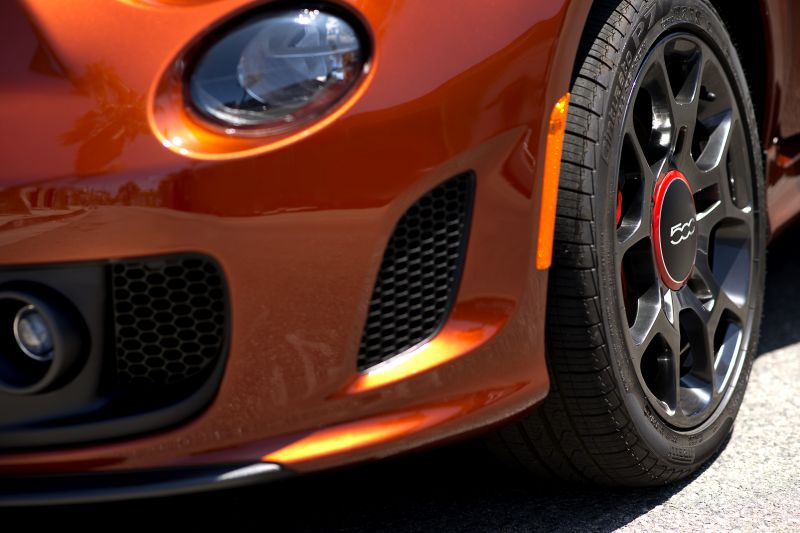 auto, vozidlo, sportovní auto, volant, FIAT, pneumatika auto, vozidlo, sportovní auto, volant, FIAT, pneumatika