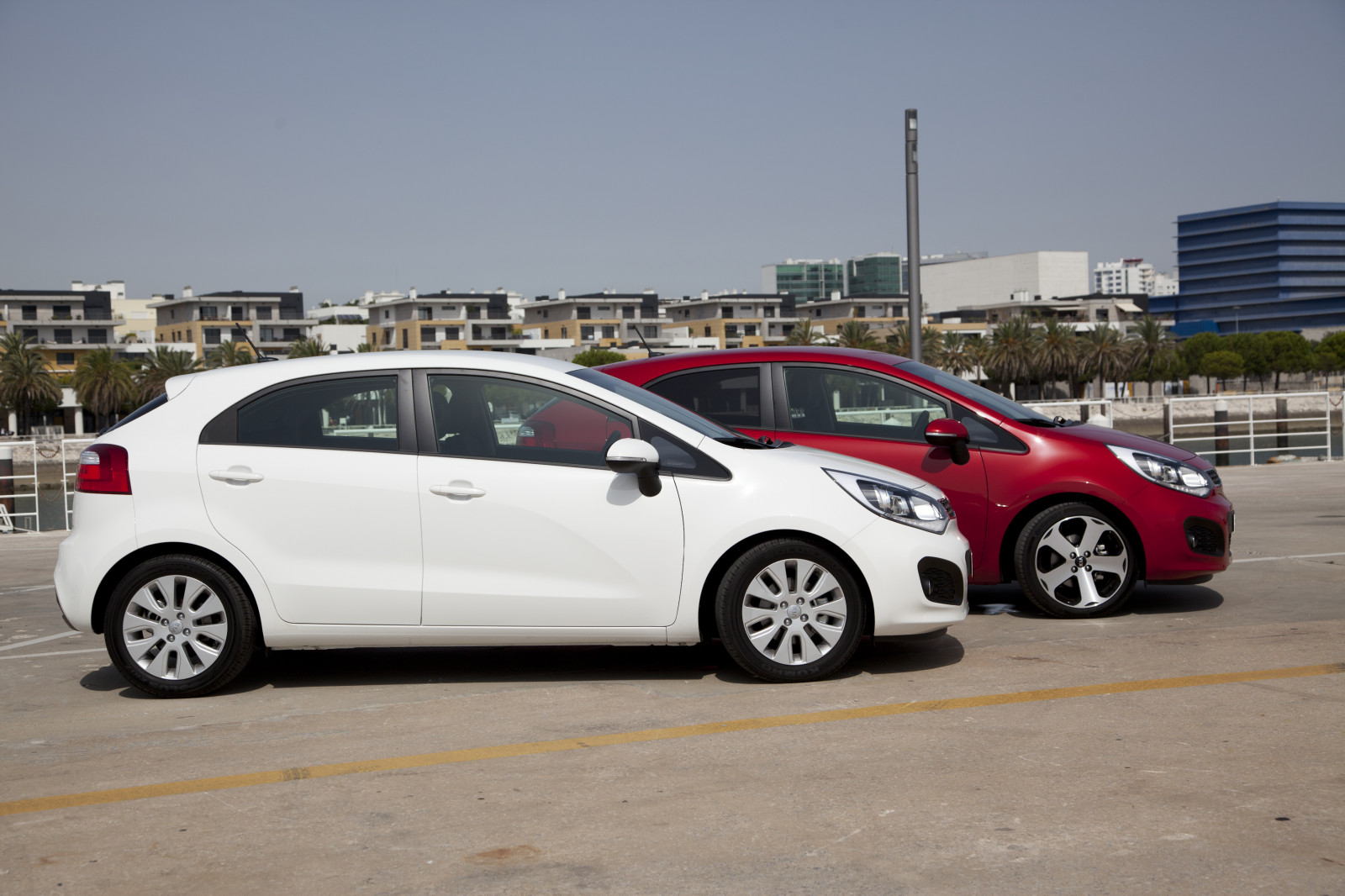 samochód, pojazd, 2013, Sedan, Kia, Netcarshow, Netcar, Obrazy samochodów, Zdjęcie samochodu, Rio, Pojazd lądowy, Projekt motoryzacyjny, Producent samochodów, Rodzinny samochód, Samochód kompaktowy, Samochód miejski, Samochód subcompact, Kia silniki
