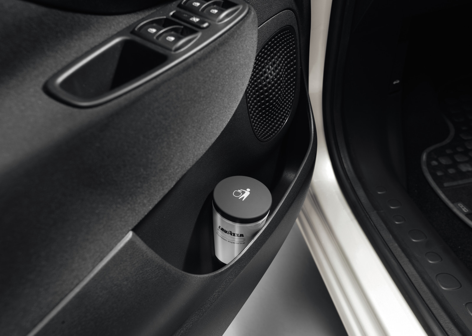 bil, køretøj, sportsvogn, rat, Sedan, FIAT, netcarshow, netcar, bil billeder, bil foto, 2014, 500L, hjul, kant, superbil, jord køretøj, bildesign, automotive exterior, bil make, luksus køretøj, familie bil, kompakt bil, udøvende bil, bybil, sport utility køretøj