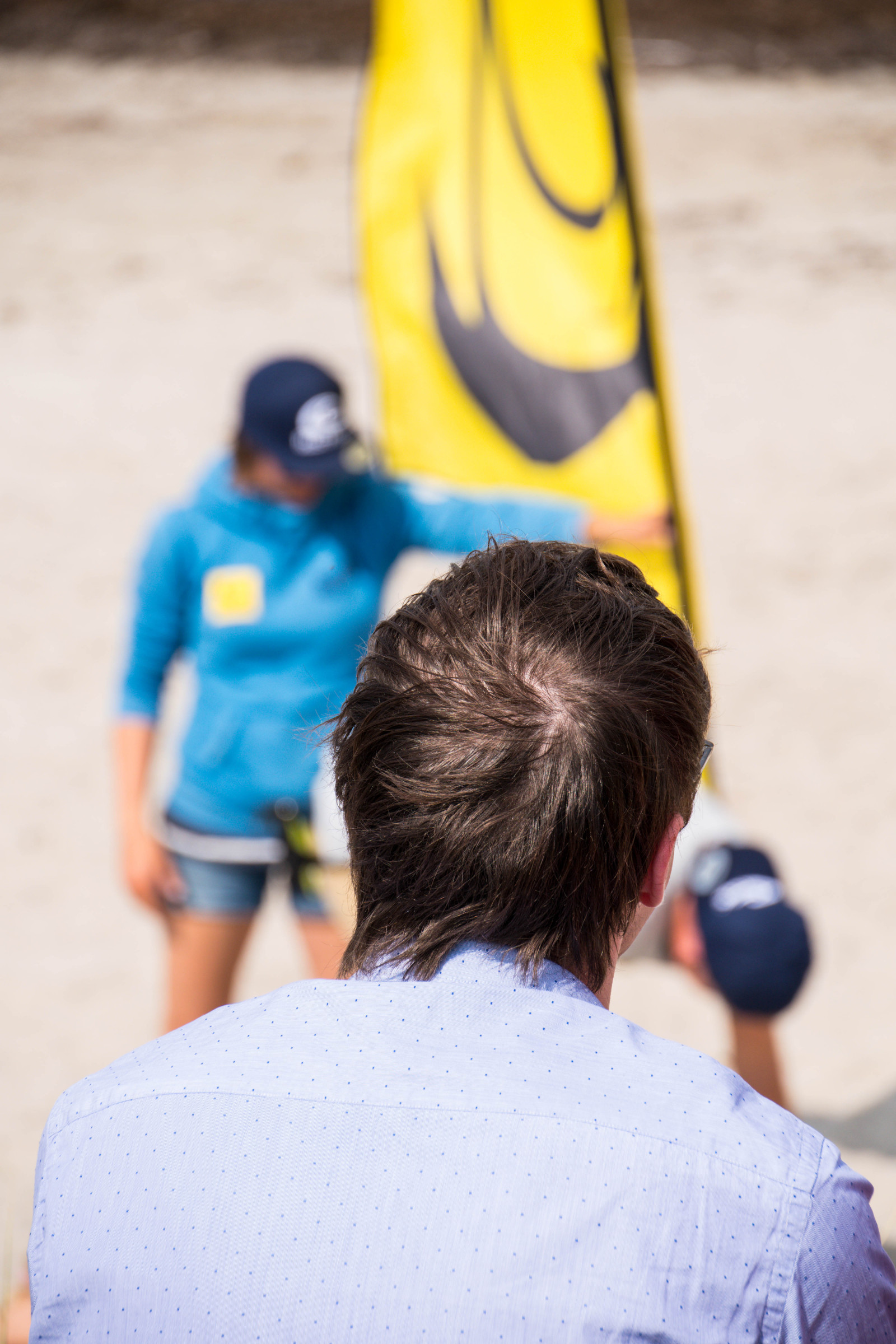 lidé, voda, písek, mraky, pláž, žlutý, modrý, letní, Švédsko, jaro, Osoba, papírový drak, hrát si, Sverige, barva, dítě, venkovní, sezóna, muž, žena, zábava, sk nel n, se, nebe, resund, pramen, vatten, Malmo, závod, ribbanribersborg, kiteboardcompetition, kiteboard, drakflygning, kitesurf, t vling, kitesurft vling, fotografie, mužský