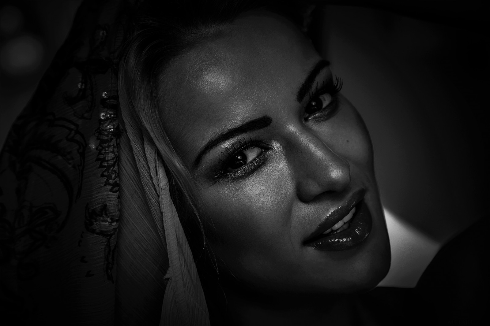 Wallpaper : cherry kiss, model, women, looking at viewer, monochrome