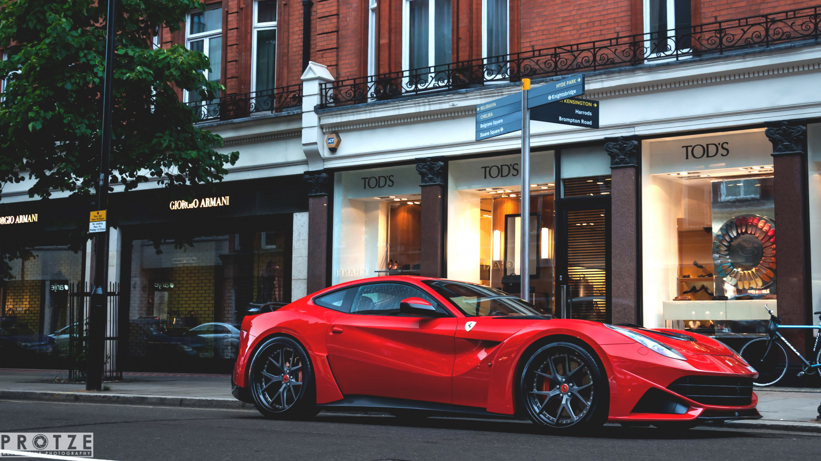 liv, gade, by, mennesker, by-, biler, bil, Photoshop, Volkswagen, landskab, fotografering, mercedes, Benz, by, Nikon, Europa, europæisk, 5, stil, Ferrari, Adobe, McLaren, Porsche, BMW, motor, redigering, MM, 105, 18, panorering, Bugatti, rosso, Lamborghini, luksus, superbil, Maserati, motorsport, superbiler, Lightroom, F12, carphotography, Bently, Berlinetta, d90, Novitec, CS6, nlargo