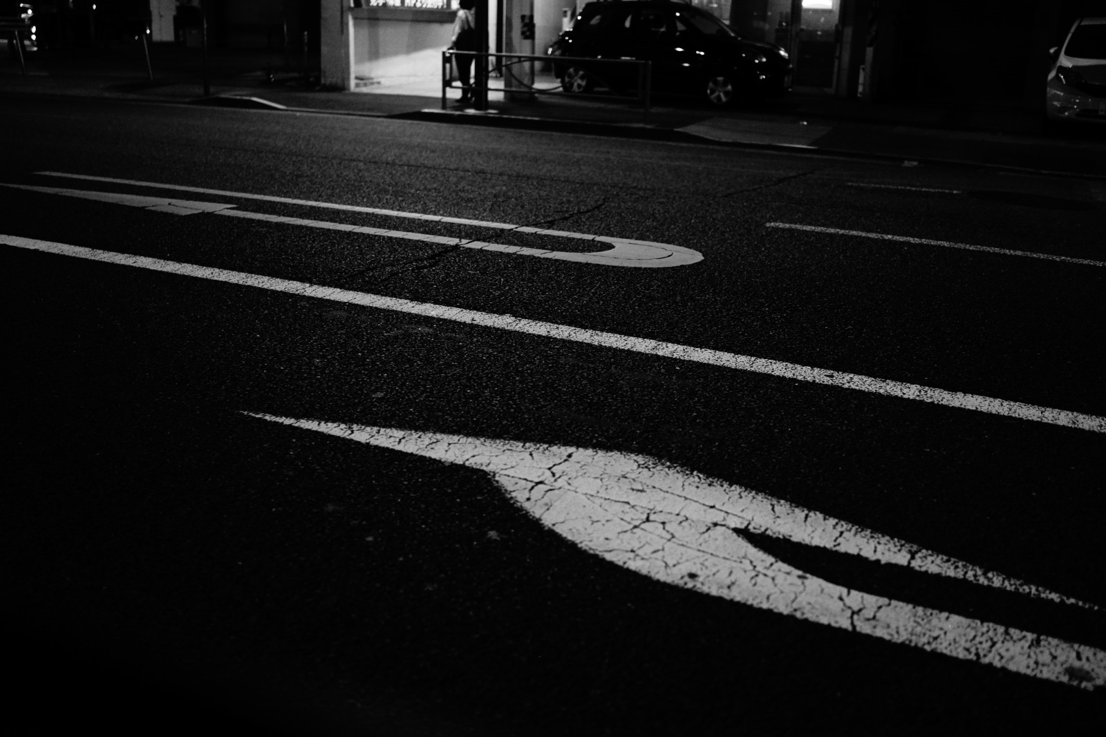 Japonsko, bílý, Černá, černobílý, noc, stín, silnice, Sony, Tokio, RX1R, infrastruktura, světlo, osvětlení, CC, tvar, čára, Zeiss, tma, rx, rx1, rx1rm2, rx1rmark2, CreativeCommons, bwmonochrome, pruh, Černý a bílý, monochromatické fotografování, Film noir