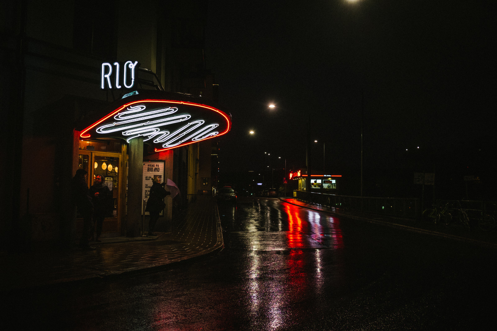 ulice, město, portrét, lidé, tělesné, architektura, 35MM, fotografování, Černá bílá, flickr, neon, momenty, fuji, foto, fotky, Švédsko, Stockholm, upřímný, děje, průzkumník, prasknutí, prozkoumat, CreativeCommons, Fujifilm, unposed, Filmové, Nekupírované, špatné počasí, decisivemoment, fotografi, Hornstull, primelens, gatufoto, bestcamera, Biorio, Shromáždění, worldstreetphotography, fujix100t, jackwallsten