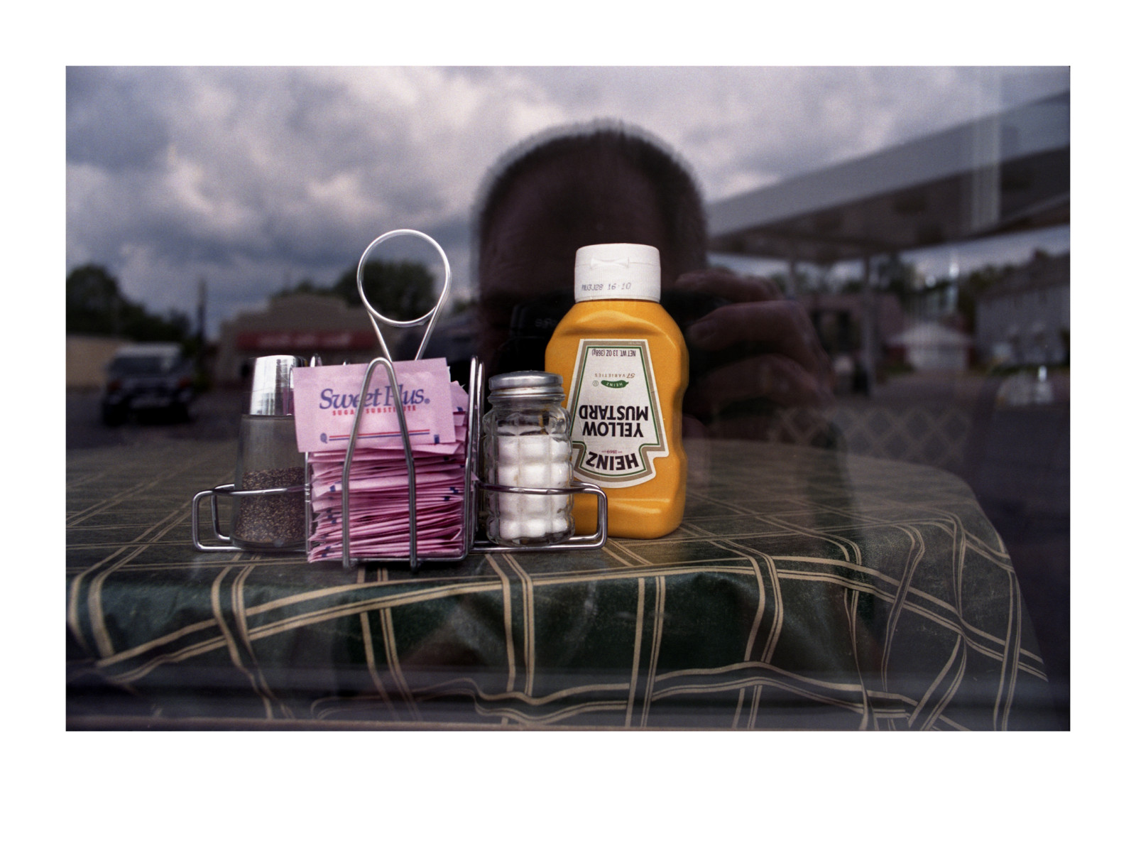 restaurace, kavárna, rozklad, pokles, fujisuperia, endofempire, scanfromnegative, sunrisesintheeast, elmarit28mm, leicar8, sunsetsinthewest, Sweetplus, economicdownturn, thegreatrecession, paxamericanus