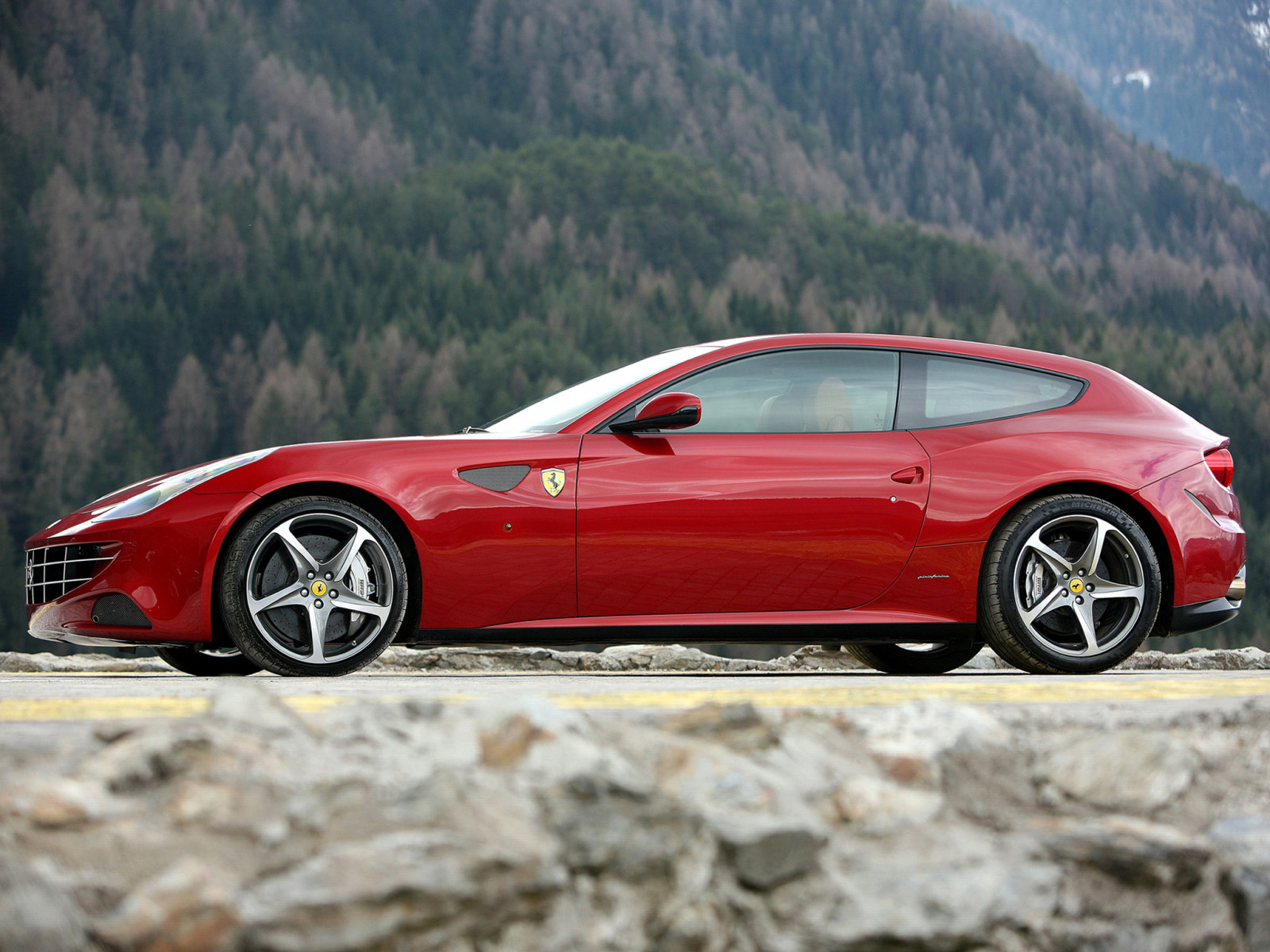 bil, køretøj, sportsvogn, Ferrari, coupe, ydeevne bil, Ferrari California, Maserati GranTurismo, 2012, netcarshow, netcar, bil billeder, bil foto, FF, hjul, superbil, jord køretøj, bildesign, bil make, luksus køretøj