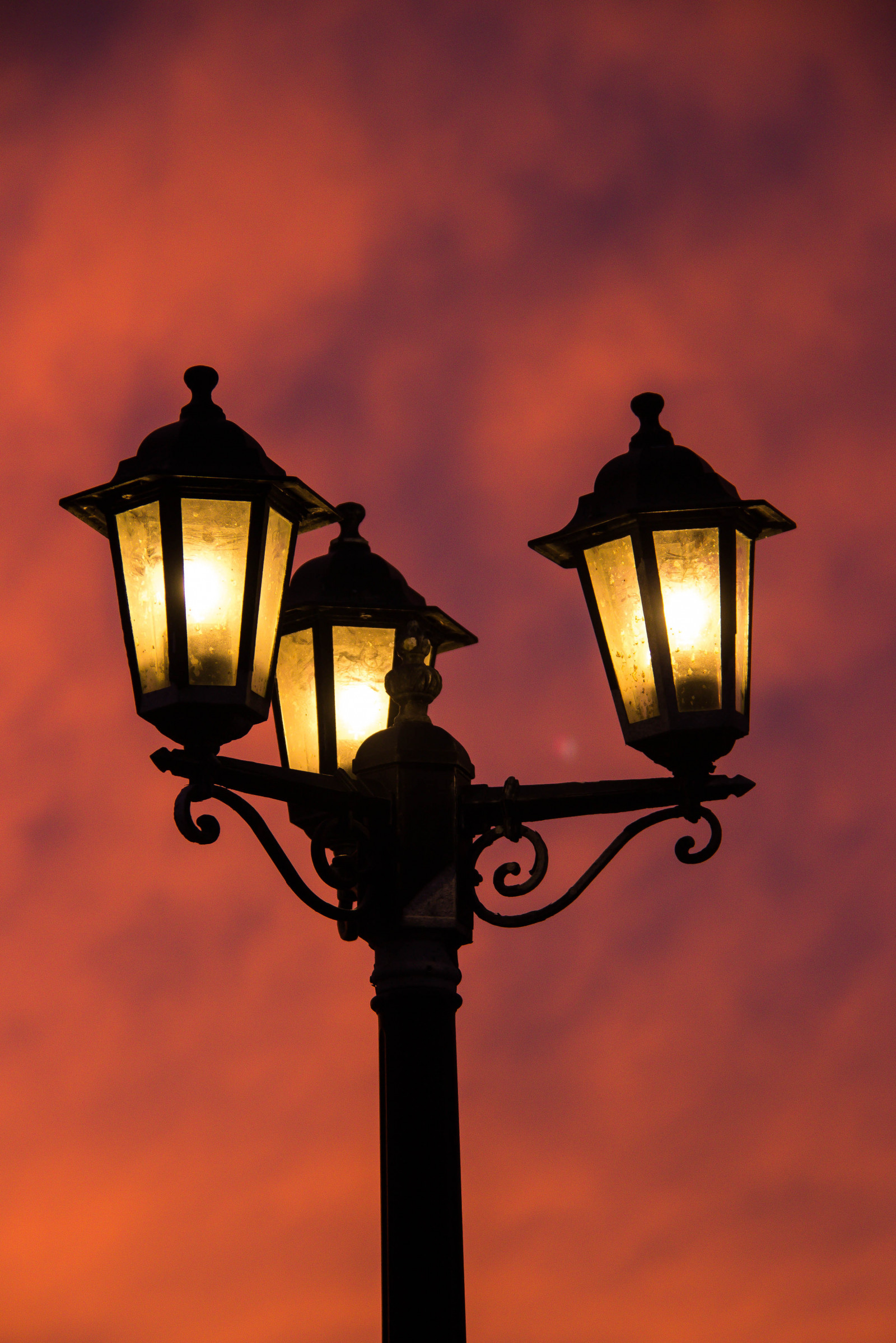 pouliční osvětlení, západ slunce, noc, nebe, mraky, svítání, žlutý, večer, ráno, svítilna, světlo, svítání, osvětlení, nebe, moln, lampa, soluppg ng, s dersl tt, gryning, belysning, morgon, tma, výzdoba, svítidlo