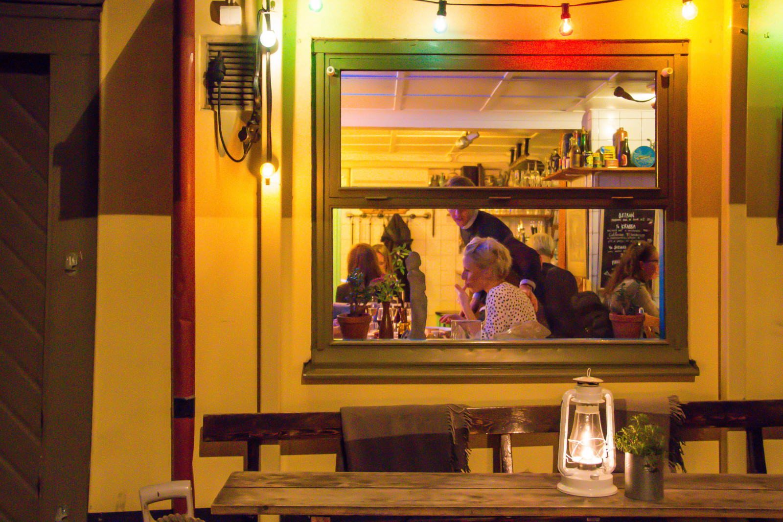 noc, bar, restaurace, Vzhled interiéru, Visby, Restaurang, Natt, domů, Gotland, attackfoto, attackfoto4, kulturnatt, poeople