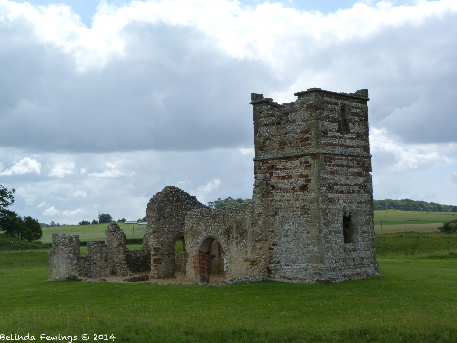 สถาปัตยกรรม, อาคาร, ทำลาย, หญ้า, ท้องฟ้า, ผนัง, สีเขียว, สีน้ำเงิน, ดอร์เซ็ท, หมู่บ้าน, ปราสาท, ประวัติศาสตร์, bokeh, ซากปรักหักพัง, วัด, สี, เมฆ, สวย, ต้นไม้, การท่องเที่ยว, สี, สภาพอากาศ, ความงาม, อาคาร, สี, มีสีสัน, สี, ความคิดสร้างสรรค์, ความน่าสนใจ, ผีสิง, บลูส์, creativeartphotography, panasoniclumixdmc, inspireaholidayortrip, belindafewings, ไฮแลนด์, ความงาม, เขตชนบท, ประวัติศาสตร์สมัยโบราณ, สถานที่ประวัติศาสตร์, โบราณสถาน, วัยกลางคน, ป้อมปราการ, englishcountryside, englandssouthcoast, ทุกสิ่งทุกอย่าง, สถาปัตยกรรมยุคกลาง, 13th century, กะโหลกศีรษะ, knowltonchurch, national trust for places of historic interest or natural beauty