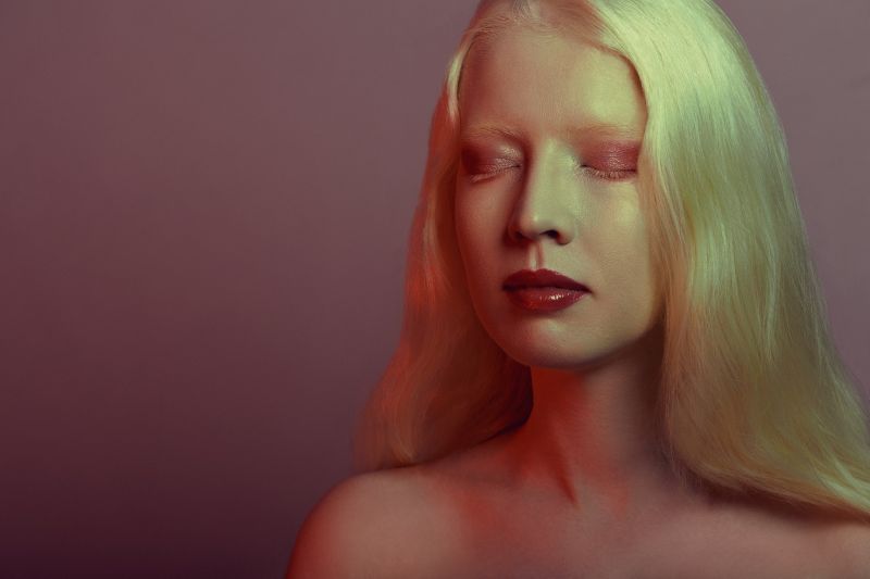 ženy, model, makeup, červená rtěnka, blondýnka, zavřenýma očima ženy, model, makeup, červená rtěnka, blondýnka, zavřenýma očima