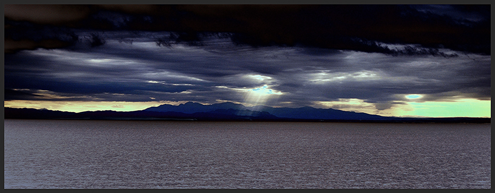 západ slunce, moře, odraz, nebe, mraky, svítání, panoráma, večer, ráno, měsíční svit, horizont, atmosféra, Řecko, soumrak, Řecko, světlo, mrak, počasí, svítání, oceán, cielo, tma, kobyla, štika, infinitexposure, autofocus, nuvole, meteorologický jev, Orizzonte