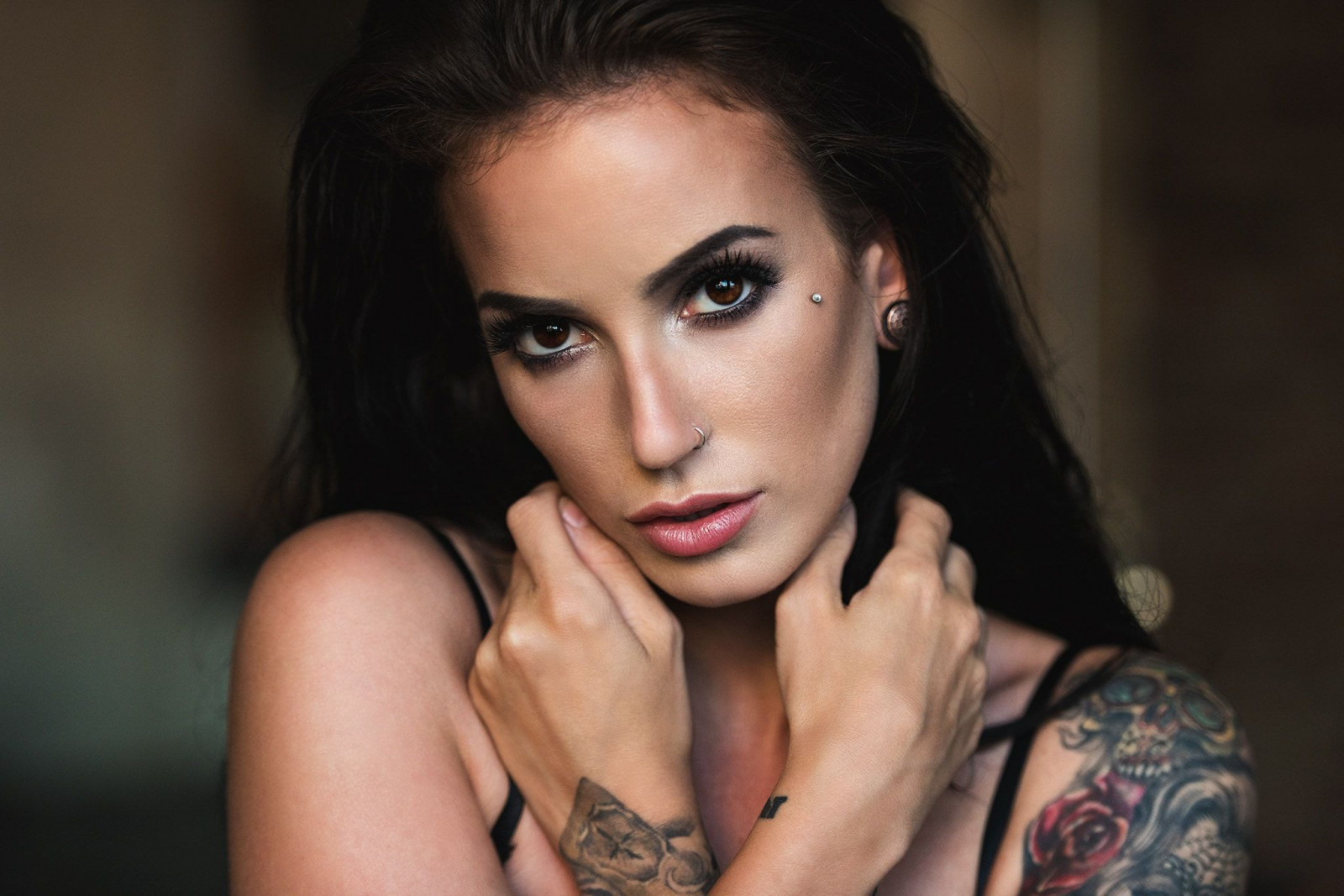 tvář, ženy, model, portrét, kroužky v nose, dlouhé vlasy, fotografování, zpěvák, tetování, černé vlasy, móda, vlasy, Mark Prinz, Osoba, kůže, hlava, supermodelka, kim, dívka, krása, oko, žena, dáma, ret, účes, portrétní fotografie, focení, hnědé vlasy, umění model, Lidské tělo, orgán, zblízka, profese